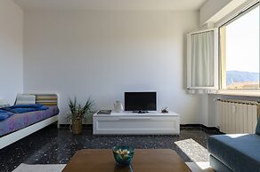 JOIVY Family Flat W/Terrace & Parking Near Beach