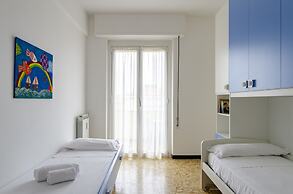 JOIVY Family Flat W/Terrace & Parking Near Beach