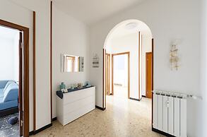 JOIVY Family Flat W/Terrace & Parking Near Beach