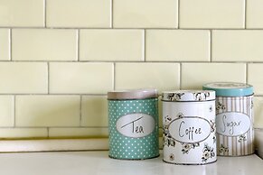 JOIVY Family Flat W/Terrace & Parking Near Beach