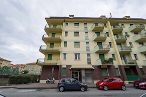 JOIVY Family Flat W/Terrace & Parking Near Beach