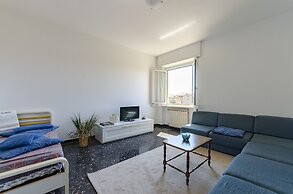 JOIVY Family Flat W/Terrace & Parking Near Beach