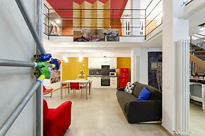 JOIVY Stylish Open-Plan Flat In Historic Centre