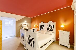 JOIVY Stylish Open-Plan Flat In Historic Centre