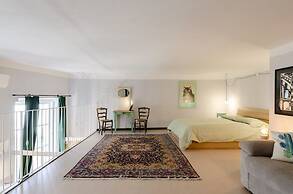 JOIVY Superb Flat Near Ch. Columbus' House