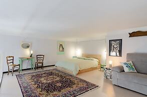 JOIVY Superb Flat Near Ch. Columbus' House