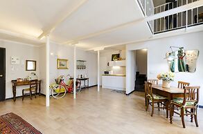 JOIVY Superb Flat Near Ch. Columbus' House