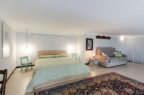 JOIVY Superb Flat Near Ch. Columbus' House