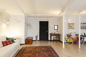 JOIVY Superb Flat Near Ch. Columbus' House