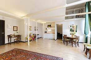 JOIVY Superb Flat Near Ch. Columbus' House