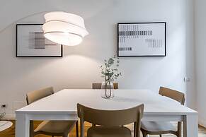 JOIVY Fulcorina Spiga Modern flat next to the Duomo