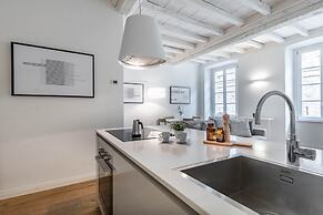 JOIVY Fulcorina Spiga Modern flat next to the Duomo