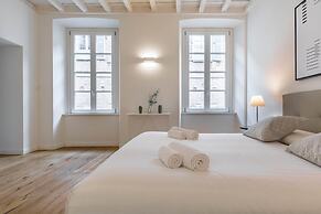 JOIVY Fulcorina Spiga Modern flat next to the Duomo