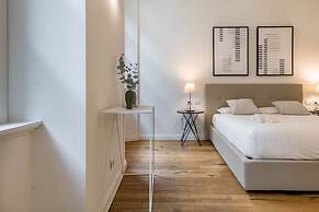 JOIVY Fulcorina Spiga Modern flat next to the Duomo