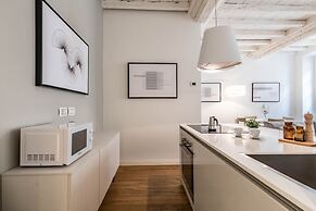 JOIVY Fulcorina Spiga Modern flat next to the Duomo