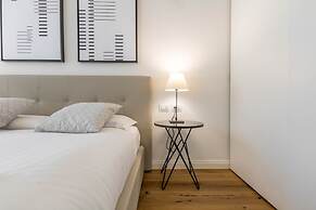 JOIVY Fulcorina Spiga Modern flat next to the Duomo