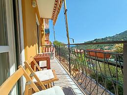 JOIVY Bright Flat W/2 Balconies & Sea View