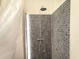 JOIVY Bright Flat W/2 Balconies & Sea View