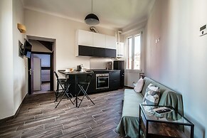 JOIVY Stylish Flat, 5-Minute Metro Trip To Centre