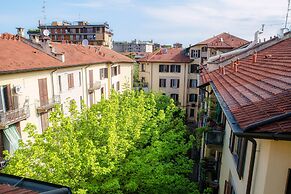 JOIVY Stylish Flat, 5-Minute Metro Trip To Centre