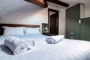 JOIVY Stylish Flat, 5-Minute Metro Trip To Centre