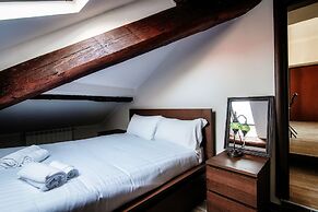 JOIVY Stylish Flat, 5-Minute Metro Trip To Centre