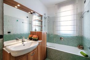 JOIVY Splendid Flat W/Terrace Near Lake Como