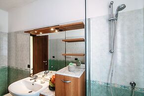 JOIVY Splendid Flat W/Terrace Near Lake Como