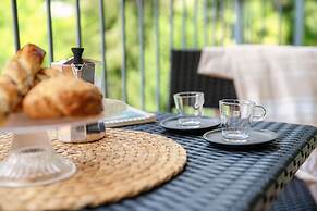 JOIVY Splendid Flat W/Terrace Near Lake Como