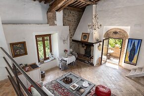 JOIVY Presents Badia Ardenga