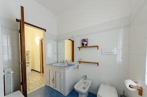 JOIVY Family Flat W/3 Balconies, 10 Min To Beach