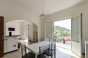 JOIVY Family Flat W/3 Balconies, 10 Min To Beach