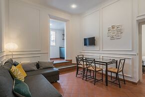 JOIVY Trevi Fountain's relais