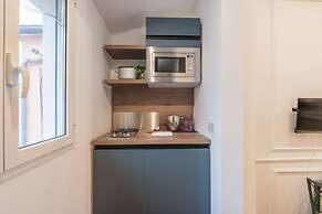 JOIVY Trevi Fountain's relais