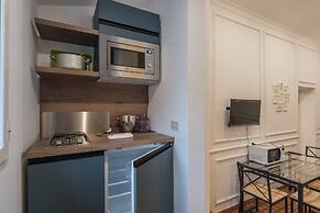 JOIVY Trevi Fountain's relais