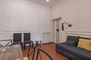 JOIVY Trevi Fountain's relais