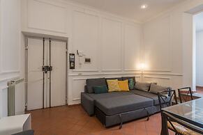 JOIVY Trevi Fountain's relais