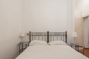 JOIVY Trevi Fountain's relais