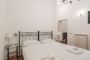 JOIVY Trevi Fountain's relais