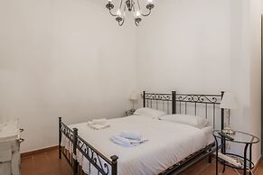 JOIVY Trevi Fountain's relais