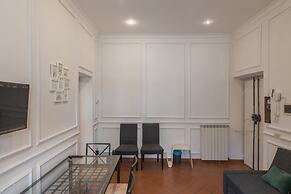 JOIVY Trevi Fountain's relais