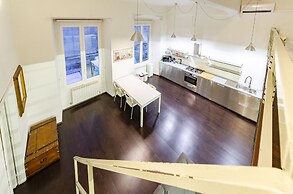 JOIVY Great Flat Near Aquarium