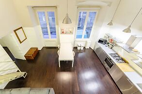 JOIVY Great Flat Near Aquarium