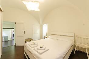 JOIVY Great Flat Near Aquarium