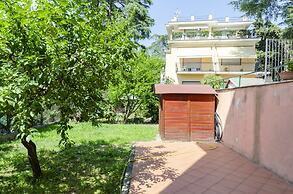 JOIVY Stylish Flat W/Terrace