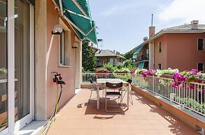 JOIVY Stylish Flat W/Terrace