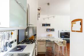 JOIVY Stylish Flat W/Terrace