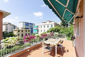 JOIVY Stylish Flat W/Terrace