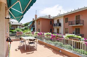 JOIVY Stylish Flat W/Terrace