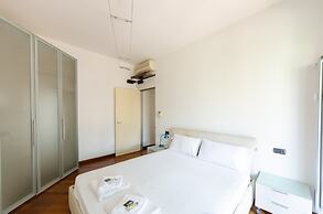 JOIVY Stylish Flat W/Terrace